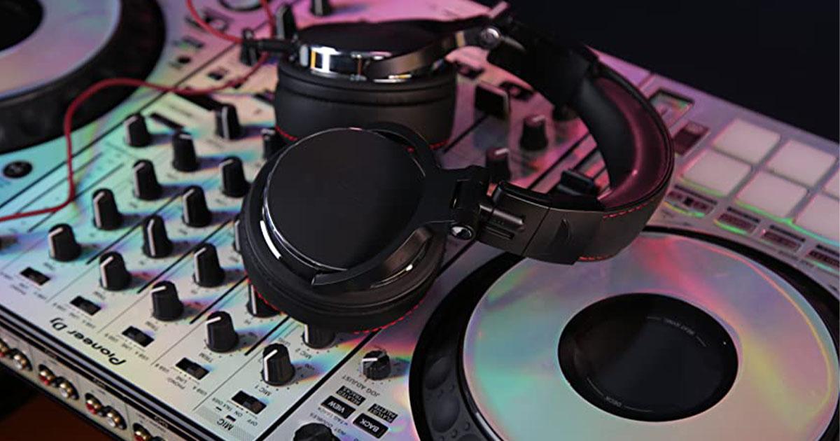 11 Best Headphones For Music Production [October 2023] Experts' Top 11